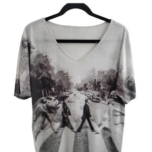 V-Neck Womens Street-Scene Graphic Tee Abbey Road Washed Monochrome Black White